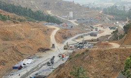 Cao tốc Bắc – Nam: Vẫn vướng mặt bằng, thiếu vật liệu