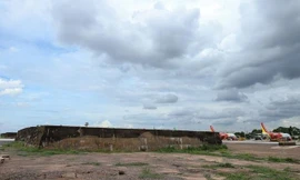 Phá dỡ 12 ụ bê tông trong sân bay Tân Sơn Nhất để làm nhà ga T3