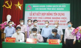 Cho vay trả lương phục hồi sản xuất: Chỉ giải ngân được nửa số tiền dự kiến
