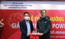 Anh xe ôm ở Hà Nội nhận hơn 214 tỷ đồng trúng độc đắc Vietlott