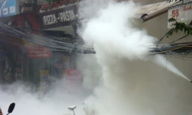 Bó dây điện bốc cháy