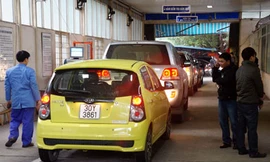 Xem ô tô nộp ‘thuế đường’ đầu năm