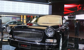 Hồng Kỳ trình làng xe cho nguyên thủ