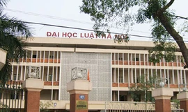 Điểm chuẩn ngành Luật kinh doanh khá cao