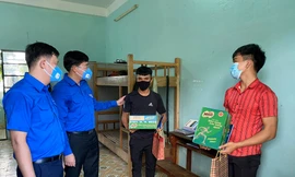 Sinh viên Đà Nẵng tiếp sức thí sinh THPT giữa mùa dịch COVID-19