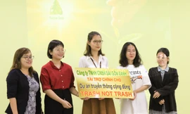 Nhóm sinh viên với dự án phân loại rác tại nguồn “Trash not trash” 