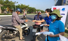 Tặng 300.000 khẩu trang cho Đà Nẵng 