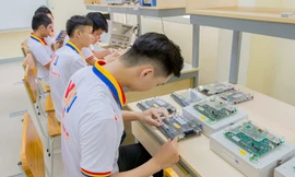 VKU hỗ trợ 2 tỷ đồng học bổng cho tân sinh viên