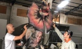 Nhóm CineMagic đang hoàn thiện một “em” khủng long khổng lồ 