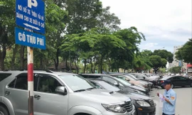 TPHCM thu phí sử dụng tạm thời lòng đường để đỗ xe ô tô theo cơ chế đặc thù từ năm 2018 