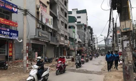 Dự án mở rộng đường Vũ Trọng Phụng (quận Thanh Xuân) phát sinh nhiều bụi bẩn. Ảnh: Trường Phong