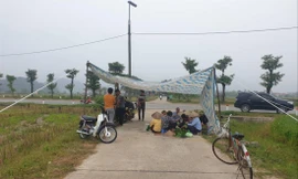 Hình ảnh người dân chặn xe tại bãi rác mới đây