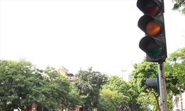 Việc xử phạt lỗi vượt đèn vàng phát sinh nhiều khiếu nại, khiếu kiện. Ảnh: Như Ý.