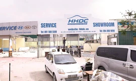 Khu liên hiệp Thể thao Quốc gia Mỹ Đình còn chưa nộp đủ số tiền, tiền chậm nộp tiền thuế (trong ảnh: Công nhân tháo dỡ mặt bằng của khu liên hợp thể thao cho thuê trước đây) Ảnh: Ngọc Châu