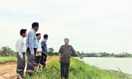 Bí thư Tỉnh ủy Bùi Văn Cường đi kiểm tra hồ, đập nước