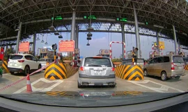 Trạm thu phí BOT Pháp Vân-Cầu Giẽ. Ảnh: Hồng Vĩnh