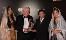 Ông Đinh Ngọc Đức, Vụ trưởng Vụ Thị trường du lịch nhận giải thưởng Điểm đến di sản hàng đầu thế giới 2019 