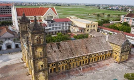 Nhà thờ mới sẽ được dựng trên nền nhà thờ cũ Ảnh: MINH ĐỨC