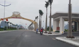 Môi giới bất động sản: Tạo sốt ảo, ép người mua