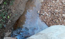 Phát hiện 200 lít dầu thải đổ ở đầu nguồn sông Hiếu