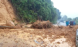 Sạt lở nghiêm trọng đường Hồ Chí Minh nhánh Tây qua Quảng Trị