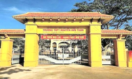 Trường THPT Nguyễn Hữu Thận.