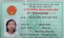 Giấy tờ tùy thân của 2 đối tượng Trinh và Thi liên quan đến vụ việc bị cơ quan chức năng tạm giữ.