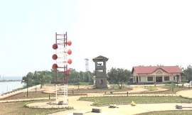 Phục dựng dàn loa Di tích đôi bờ Hiền Lương - Bến Hải sai màu sơn