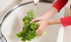 Bé 10 tháng tuổi nhiễm sán lá gan lớn