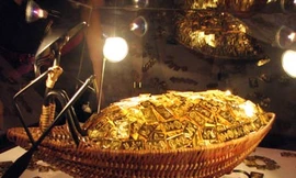 Giá vàng lao dốc, vỡ bong bóng hay quy luật?