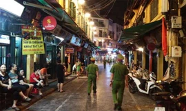 Xuất hiện một ca mắc COVID-19, Hà Nội lập tức dừng karaoke, vũ trường từ 0h ngày 30/4