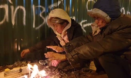 Người vô gia cư ở Hà Nội sẽ đón Tết tại Trung tâm bảo trợ xã hội. Ảnh: Phan Diệu Hương