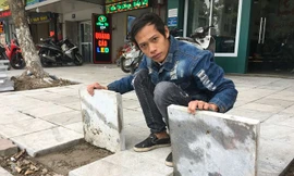 Lát đá vỉa hè ở Hà Nội từng có nhiều vấn đề. Ảnh: Trường Phong