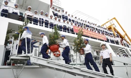 Mang Tết đến cán bộ, chiến sĩ, nhân dân trên quần đảo Trường Sa