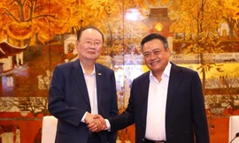 Tập đoàn Charmvit đề nghị sớm triển khai trường đua ngựa Sóc Sơn