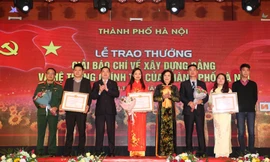 Trao giải và phát động hai giải thưởng báo chí lớn về Hà Nội