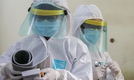 Hà Nội: 280 bác sĩ, y tá về hưu tình nguyện tham gia chống dịch Covid-19