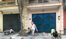 Hà Nội yêu cầu kiểm tra, khắc phục vỉa hè lát đá bị hư hỏng