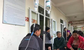 Công nhân phải nhập viện điều trị vì bị đau đầu, chóng mặt, buồn nôn