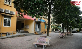 Cho dù vào khoảng thời gian 16-17h, nhưng phía dưới sân chung cư 54 Hạ Đình không một bóng người - Ảnh: GD&TĐ