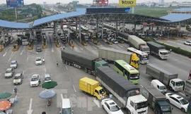 Trong ngày đầu Hà Nội áp dụng Chỉ thị 16, tuyến cao tốc Pháp Vân hướng về Hà Nội đã ùn tắc kéo dài, đa số xe bị buộc phải quay đầu. 