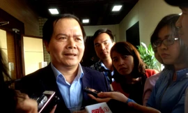 Ông Nguyễn Văn Thắng trao đổi với phóng viên.