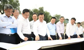 Bí thư Hà Nội kiểm tra, thúc tiến độ dự án đường Vành đai 1, đoạn Hoàng Cầu - Voi Phục