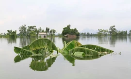 Siêu bão Mangkhut có thể gây mưa lớn, đe dọa gây ngập lụt ở ngoại thành Hà Nội. Ảnh: Trường Phong