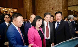 Bí thư Hà Nội bấm nút khai trương ứng dụng chuyển đổi số dùng chung 3 cấp 