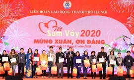 Hà Nội chi 35 tỷ đồng tặng quà Tết công nhân
