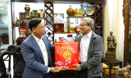 Quận Long Biên chăm lo người có công, gia đình chính sách dịp Tết