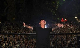 Sau bị phạt, Tuấn Hưng còn được phép hát ở ban công?