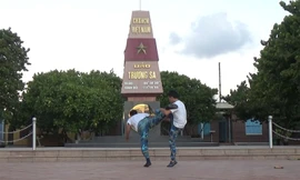 Lính Trường Sa tay không hạ gục hai kẻ tấn công bằng dao