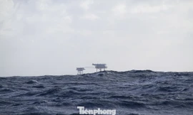 Mang Tết sớm đến các chiến sỹ nhà giàn DK1